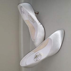 Vintage satin wedding shoes